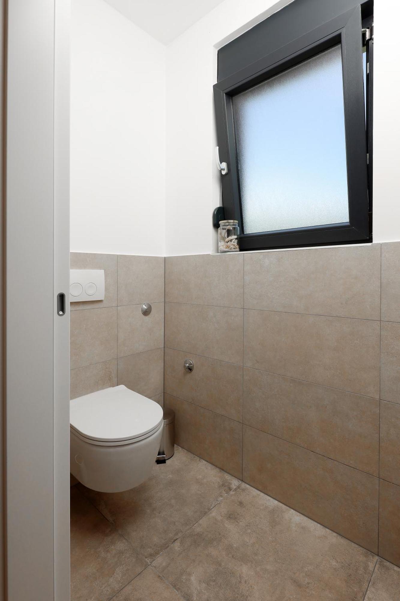 Apartment Anni-free Parking&evcharger-24h Self Check-in Opric