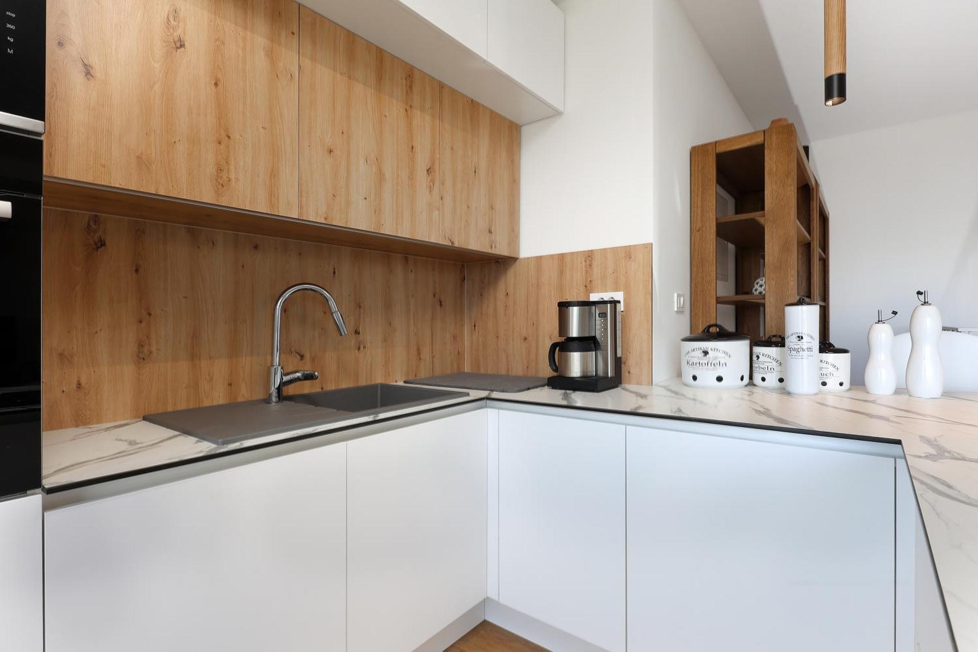Apartment Anni-free Parking&evcharger-24h Self Check-in Opric
