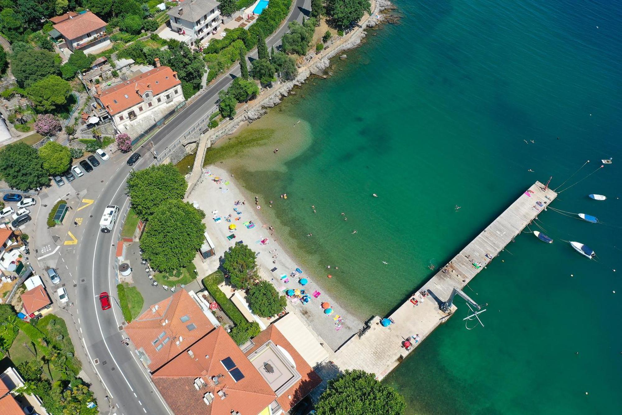 Anni-free Parking&evcharger-24h Self Check-in * Opric